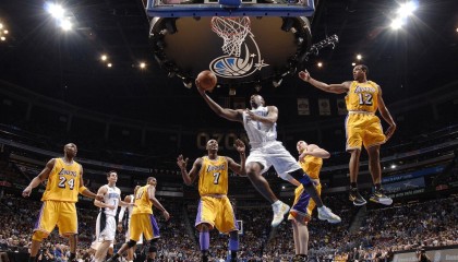 开云体育入口-欧冠决赛焦点战，皇家社会末节风暴，比利亚雷亚尔的黄金一分钟如何被偷走？